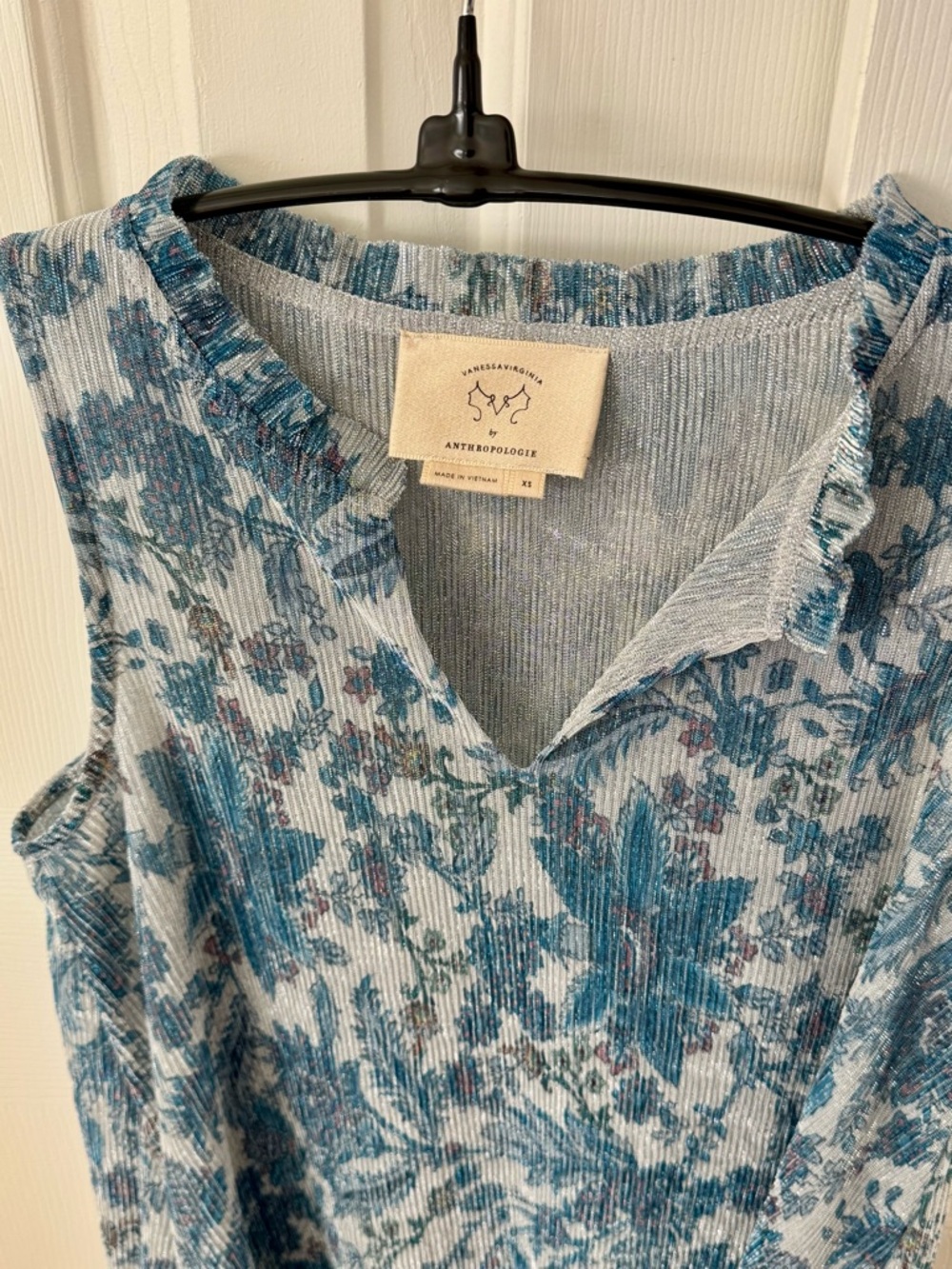 Anthropologie Blue Floral Ribbed V-Neck Tank XS